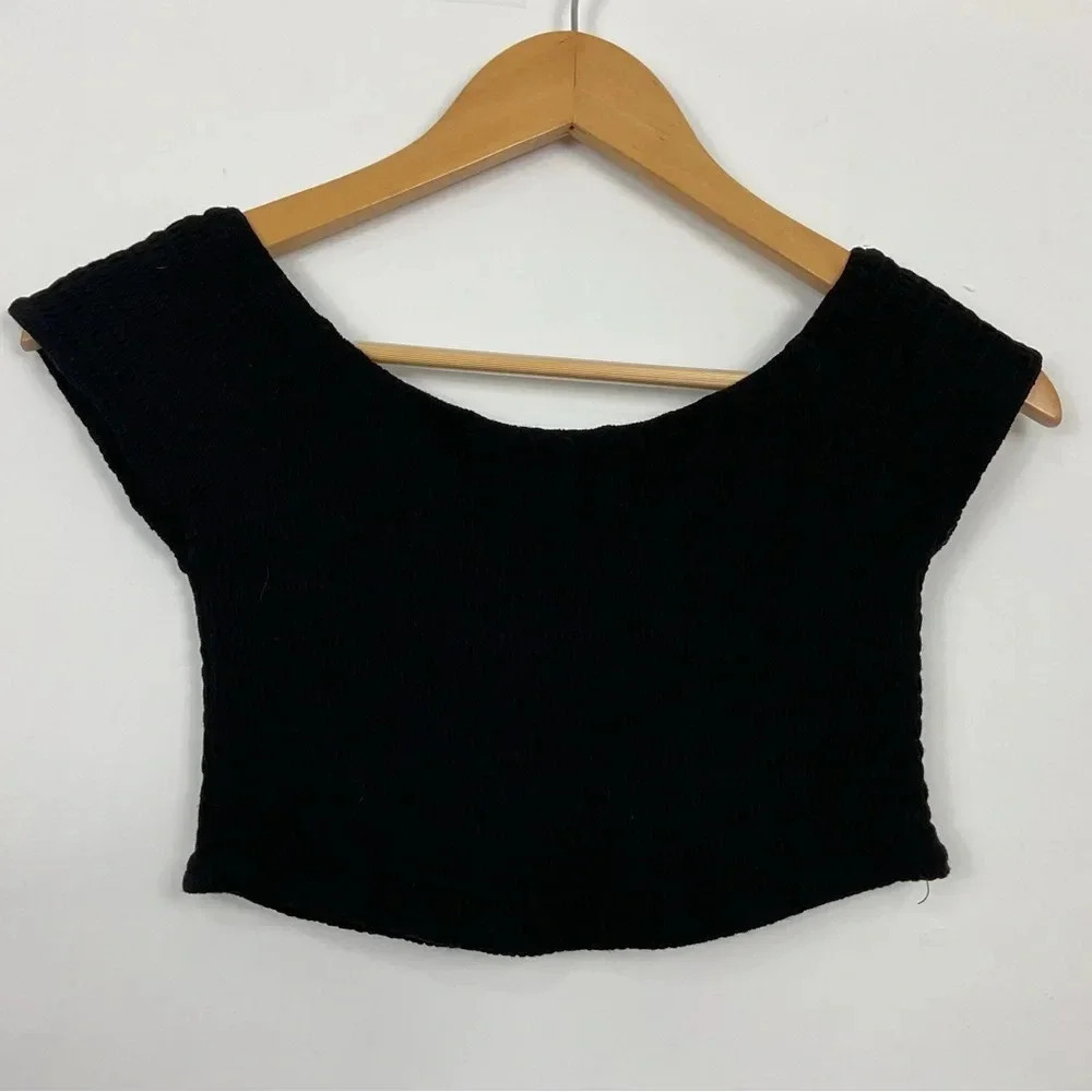 John Galt Smocked Short Sleeve Crop Top‎